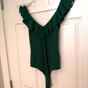 Wilfred Danette Size Med Forest Green Ribbed bodysuit with ruffle neckline.